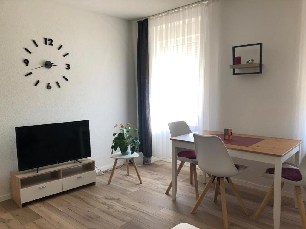 Grenznahe Ferienwohnung Mit 4 Schlafzimmern Grenzach-Wyhlen Luaran gambar